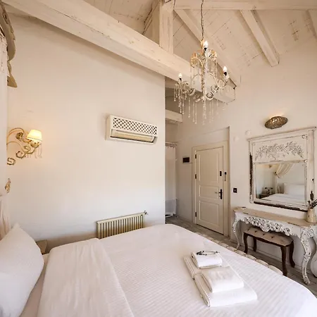 Pera Alaçatı * Çeşme