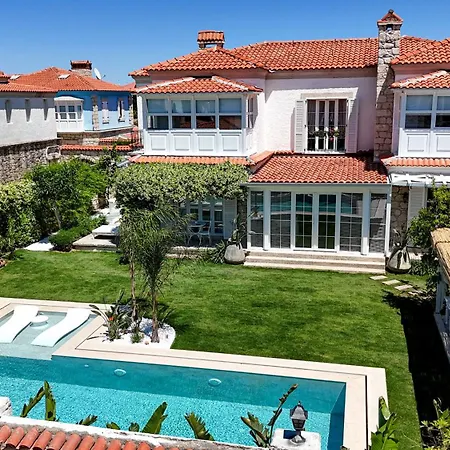 Pera Alaçatı Hotel *