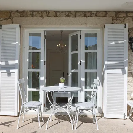 Pera Alaçatı Hotel *