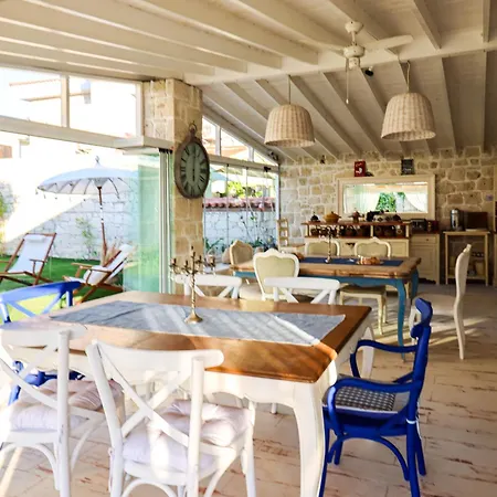 Pera Alacati * Кешме