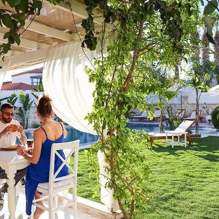 Pera Alacati * Кешме