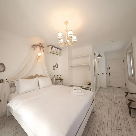 Pera Alacati * Çeşme